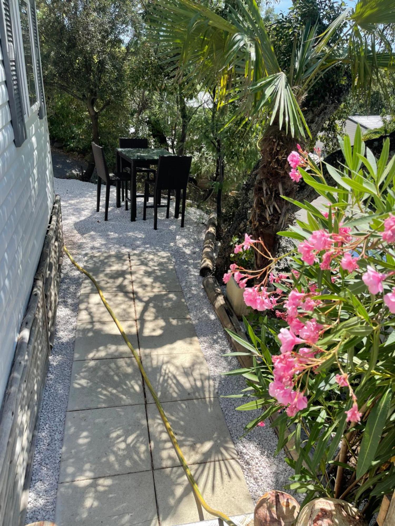 Chez Flo Mobile-home H89 Campsite *